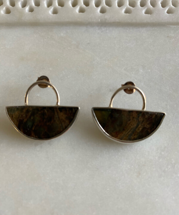 Brown-cardamom-stone_silver-earrings
