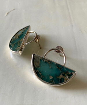 Green-cardamom-stone_silver-earrings